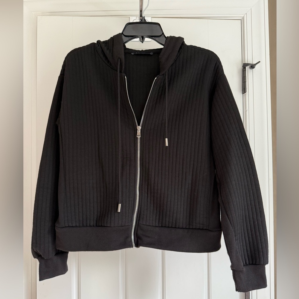 T Tahari Black Ribbed Sweater Hoodie Jacket size small